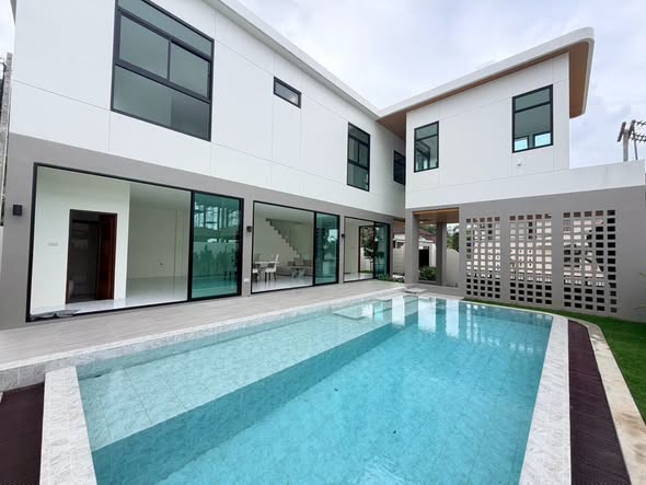 Город Пхукет, Таиланд · MODERN LUXURY VILLA | Chalong, Phuket Brand-New Design | Near International Schools | Investment Opportunity