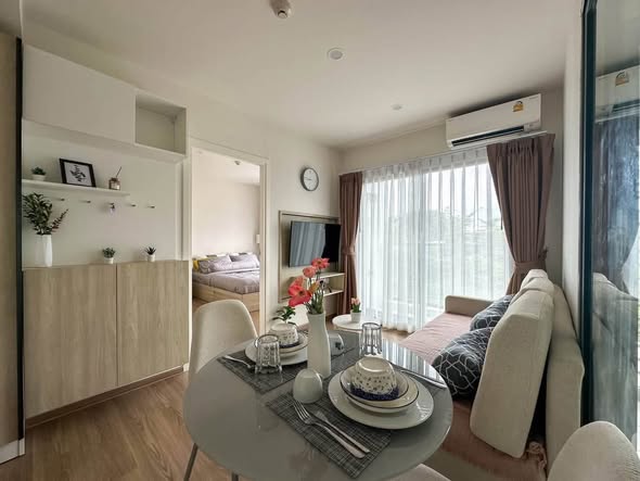 FOR RENT: PHYLL PHUKET ฟิลล์ ภูเก็ต 24,000 บาท/เดือน 350 m to Central Phuket Floresta Room Details • 1 Bedroom • 1 Bathroom • Size: 33 SQ