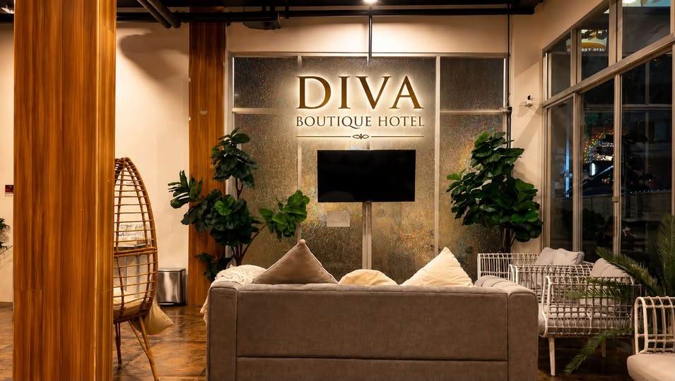 ndtravel #hotelroom #room #Monthly #standardroom #deluxe #facilities #bedroom #reception #laundry #phuket #thailand #patong #beach #bookings
