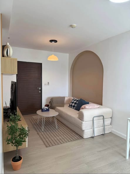 For Rent 18,000/month (1-year contract) 3mins to Phuket Old Town 2mins to Limelight Avenue Phuket 12mins to Central Phuket Fully Furnished