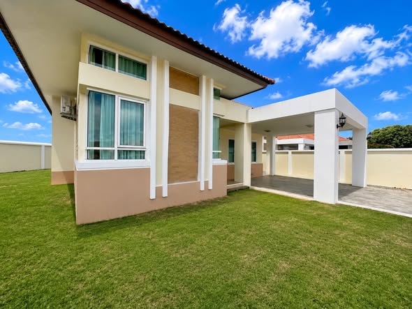 Spacious Family Home with an Expansive Private Garden Phuket Villa Chaofa 2–3 Available Now | Ready to Move In One of the largest private ga