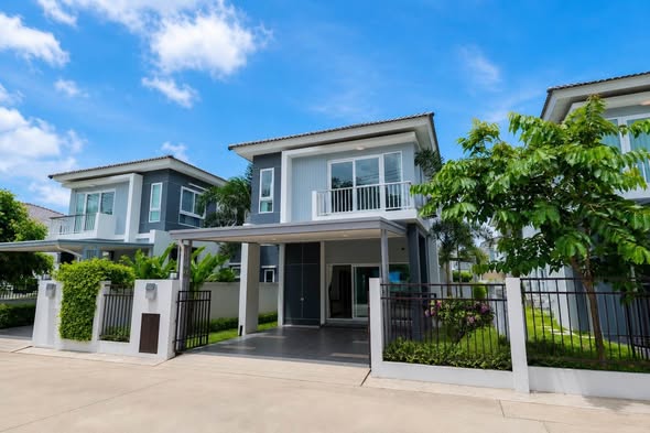 for Rent Supalai Palm Springs Bangjo 55,000 THB / Month Move-in Ready 3 Bedrooms 2 Bathrooms Parking for 2 Cars Safe & Quiet Community Clo