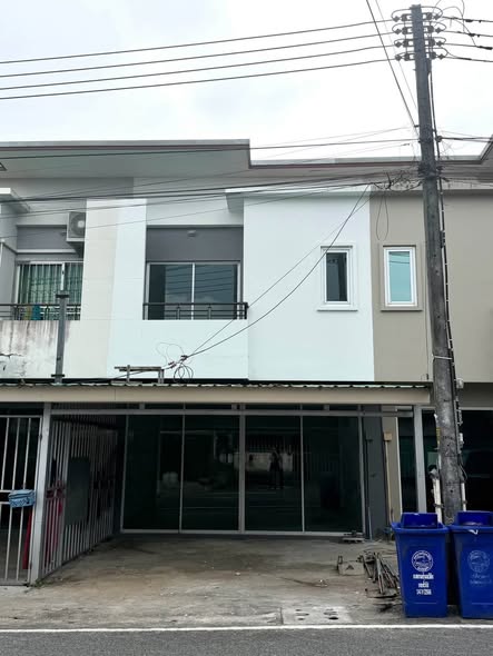อาคารพาณิชย์ โซนบ่อแร่ ซอยนานาชาติ Sาคา 3,290,000 Uาท 2 ห้องนอน 3 ห้องน้ํา 1 ที่จอดรถ หน้าบ้าน พื้นที่ 35.6 ตารางวา ต่อเติมเคาน์ครัวเรียบร้อ