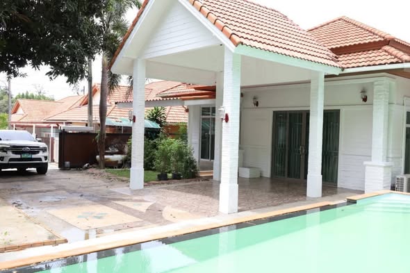 · Pool Villa in Kathu For Sell 3 Bedroom 3 Bathroom 1 Living Room 1 Swimming Pool 5*10 Square meter Land area 4000sqm