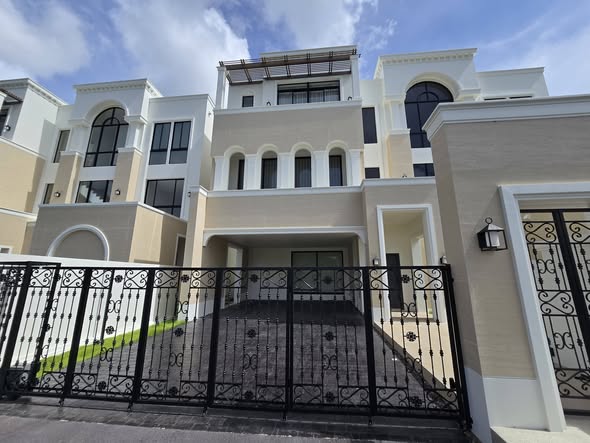 for Rent – LA DEVINA, Samkong 3-storey pool villa with private lift Grand double-volume living area 5 bedrooms | 6 bathrooms 2 large multi