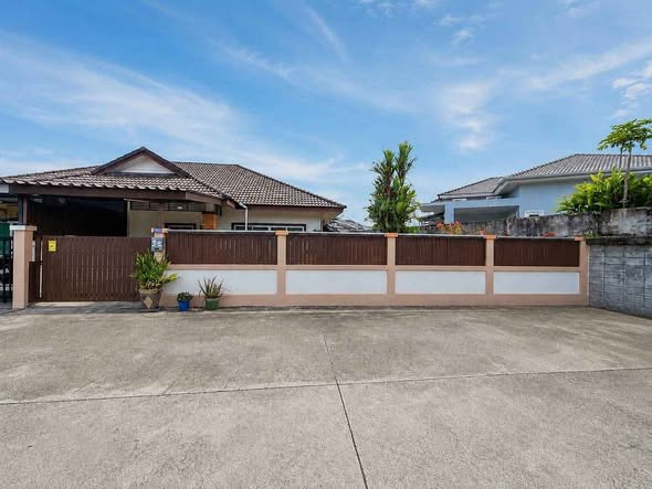 House in Nabon Area, Chalong Ready to move in 2 Bedrooms 2 Bathrooms 232 square meters No pets