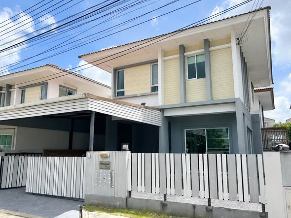 for Rent Habitia Kohkaew by Sansiri หมู่บ้านฮาบิเทีย เกาะแก้ว • 3 Bedrooms | 2 Bathrooms • 4 Air Conditioners • 2 Parking Spaces Facilitie