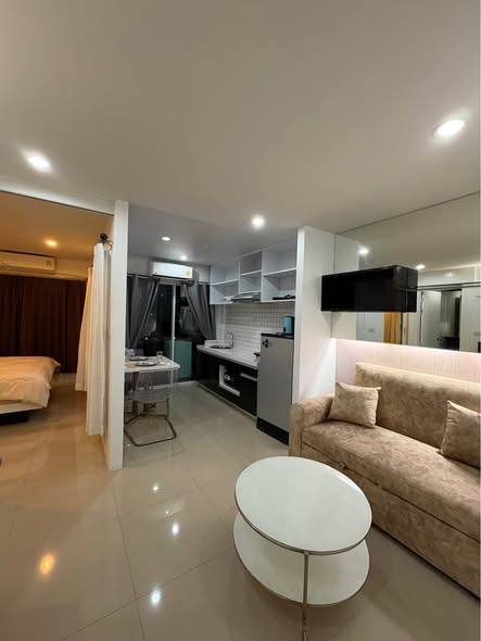 · The Scene Condo Kathu 12 Monthly price: 14,000 Baht/Month Deposit 20,000 bath Ready to move 1 Bedroom 1 B