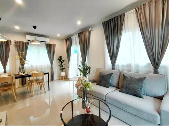 s to Robinson 3-bedroom, 3-bathroom setup with an extra multi-purpose room offers 50,000 THB/month – 1-Year Lease