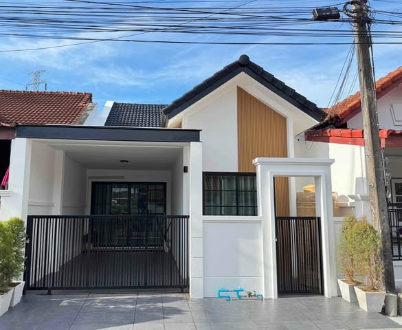 For Rent 33,000 THB