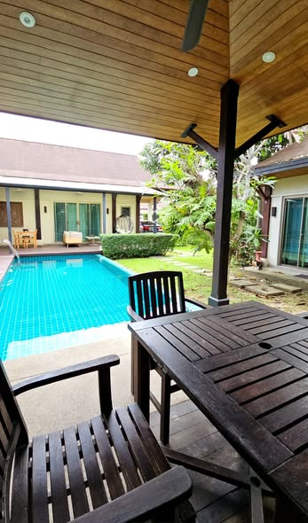 for Rent 90,000 Thb per month with 1 year contract Kokyang Estate Villa Details: • 3 Bedrooms • 4 Bathrooms • Fully furnished • Towels and