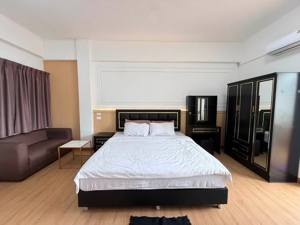 🏢 ให้เช่า เคหะเกาะสิเหร่ 📍 ชั้น 4 ตึก 3 ห้อง 71/105 💰 ราคาเช่า 7,500 บาท / เดือน 🔑 มัดจํา 2 เดือน + ล่วงหน้า 1 เดือน ✨ พร้อมเข้าอยู่ สนใ