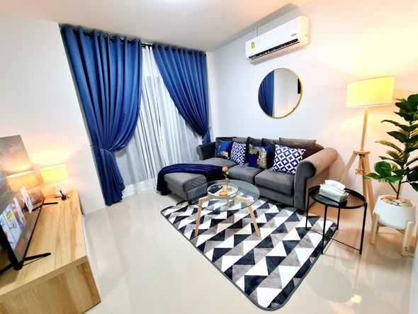 es to BCIS International School • 5 minutes to Lotus's • 6 minutes to Villa Market & HomePro • 7 minutes to Chalong Pier • 8 minutes to Cent