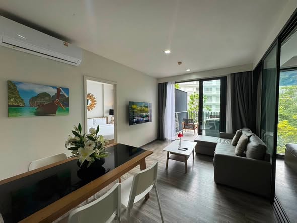 The deck condominium for rental in Patong beach, Phuket For rental special price 45,000 THB. Per month from now till November 2026 ** For sh
