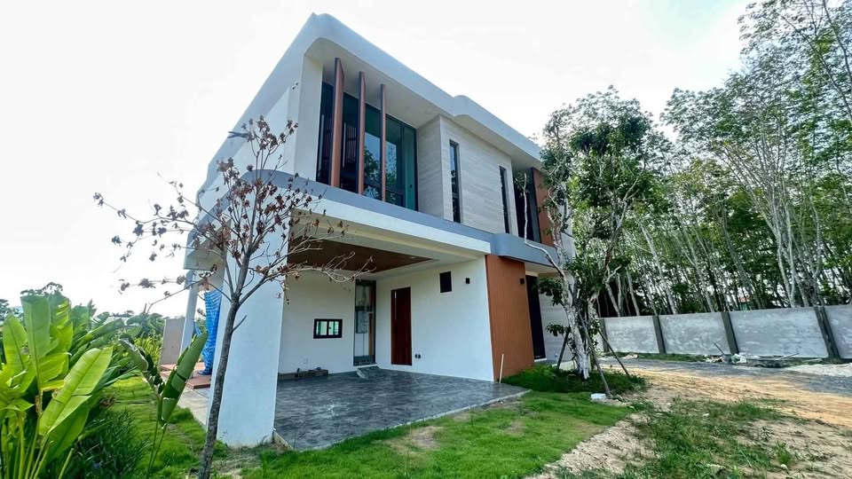 🏡✨ NEW LISTING | Luxury Pool Villa in Thalang ✨ 🌴 พูลวิลล่าสุดหรู พร้อมเข้าอยู่ 📍 ทําเลศักยภาพ โซนถลาง ภูเก็ต 🛏️ 4 ห้องนอ