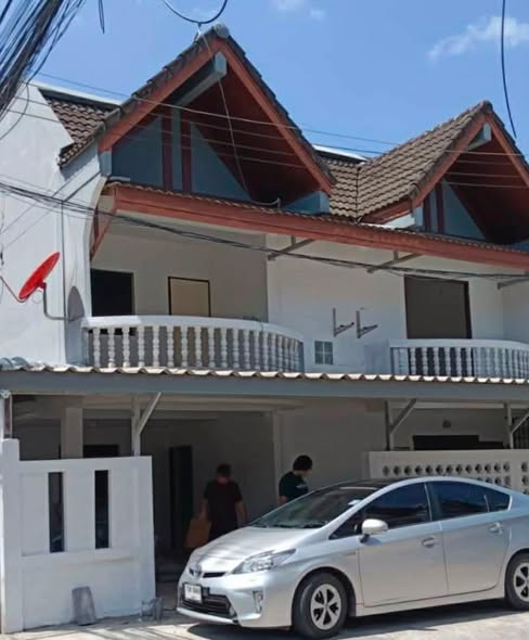for Rent New House - Kathu Area Kathu Area Rental Price • 25,000 THB/Month (1 Year Contract) 2 Months Security Deposit 1 Month Advance ren