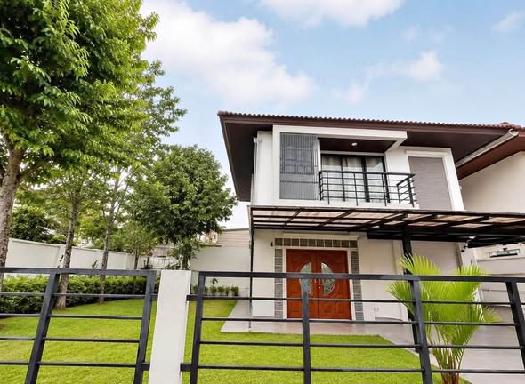 Кутовое домик в продаже в Sabai Village 2, Kathu Местоположение: Sabai Village 2, Kathu Подробности о недвижимости: Площадь: 224,4 кв.м (кор