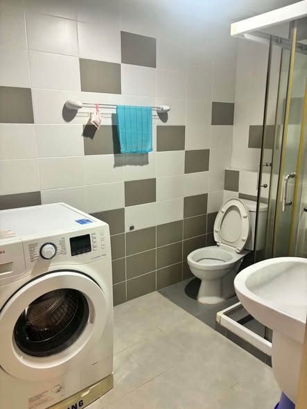 nd Central Phuket Corner Unit on the 7th Floor – Ready to Move In * 1 Bedroom * 1 Bathroom * Fully ready for immediate move-in Rent: 13,000