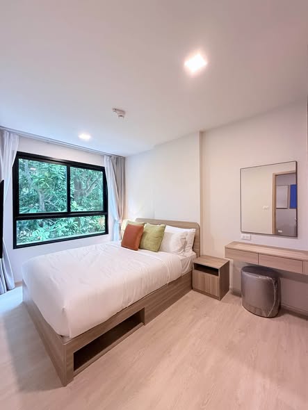 FOR RENT THE BASE CHERNGTALAY Rental: 25,000 THB/month (1-year contract) 2 months deposit + 1 month advance Studio Room • 1 Bedroom | 1 Ba