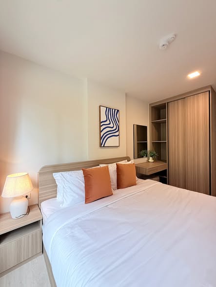 : 60,000 THB/month 2 months deposit + 1 month advance Double room • 2 Bedroom | 2 Bathroom • 60 sq