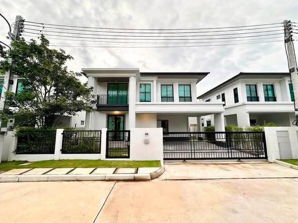 FOR RENT & SALE • Brand New House in Setthasiri Kohkaew Retreat Rental Price: 140,000 THB/Month (1-Year Contract) Terms: 2 months deposit
