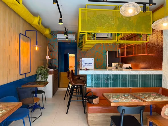 เซ้ง 890,000 ร้านอาหารและบาร์พร้อมอุปกรณ์ในบางลา ป่าตอง , ติด Central Phuket , 71 ตรม Take Over : Resturant & Bar with Full Equipment In Ban