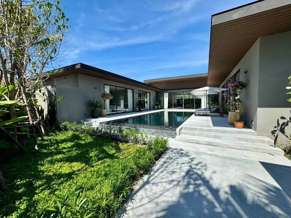 FOR RENT Modern Private Pool Villa | Chalong, Phuket RENTAL PRICE : 350,000 THB/month for annual contract (Accepted short term minimum 1 m