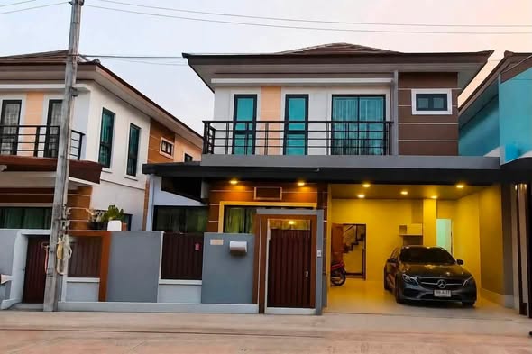 Phanason Grande Ville — Bang Jo Special Price 35,000/month 3 bedrooms | 3 bathrooms Living room + Full kitchen Ready to Move In 35,000/month