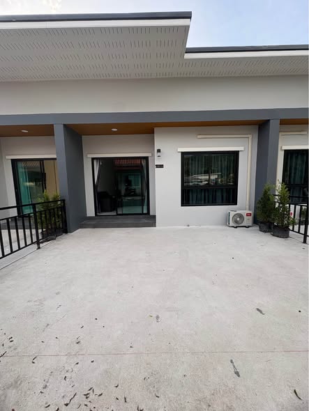 for Rent – PJ House Thalang Phuket Ready to move in • 2 Bedrooms | 1Bathrooms • Free WiFi • 3 Air Conditioners • Refrigerator • Dining tab
