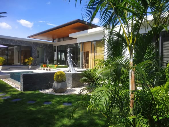 for rent Bangtao Features 4 bedrooms 3