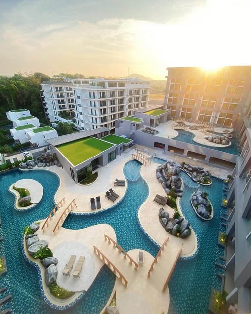 for rent at Utopia Loft – Phuket ✨🏢 📍 Location: Utopia Loft, Rawai, Phuket 💰 Price: 20,000 bath per month 🛏️ Studio 🛁 1 Bathroom 📐 S