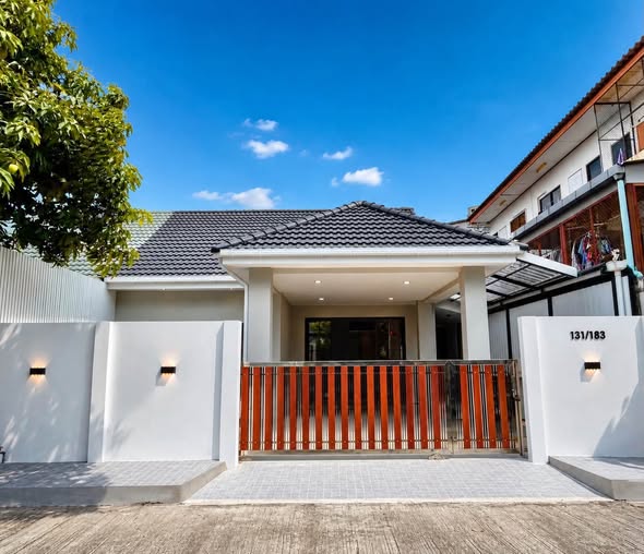บ้านแฝด พร้อมอยู่ โครงการศรีสุชาติ 3 รีโนเวทใหม่ Sาคาเพียง 4.99 ล้านUาท เท่านั้น! ขนาด 45 ตารางวา 3 ห้องนอน 2 ห้องน้ํา 1 ห้องครัว 1 ที่จอดรถ
