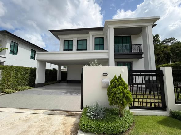 for Rent Rental Price: 120,000 THB/month 1-Year Contract Move-in Terms: 2 Months Security Deposit + 1 Month Advance Property Details 4 Bed