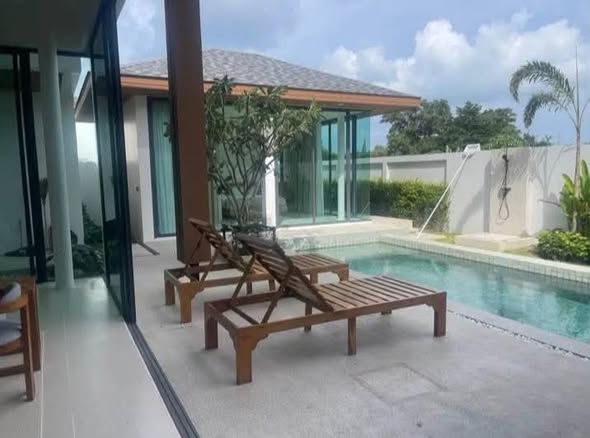 for rent: Nandaya villa paklok 4 Bedroom 5 Bathroom 100,000 THB Monthly / 1Year Property Details • Living Area: 350 sq