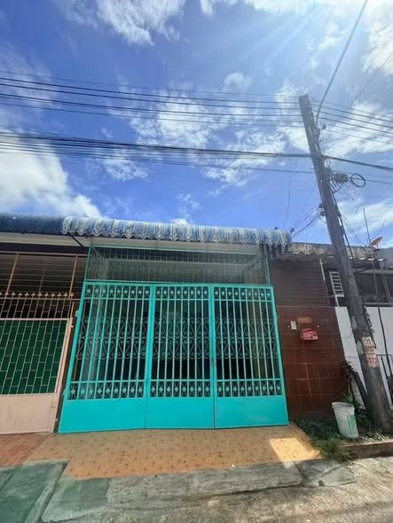ให้เช่าบ้านชั้นเดี่ยว หมู่บ้านสะพานหิน 2 ห้องนอน 1 ห้องน้ํา 1 ที่จอดรถ มีแอร์ 2 ตัว ไม่มีทีวี , ไม่มีเครื่องซักผ้า ไม่รับเลี้ยงสัตว์ 13,000฿