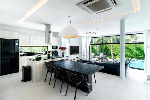 FOR RENT Contemporary 3-Bedroom Private Pool Villa in Rawai Set in the peaceful hillside neighborhood of Saiyuan, this beautifully designe