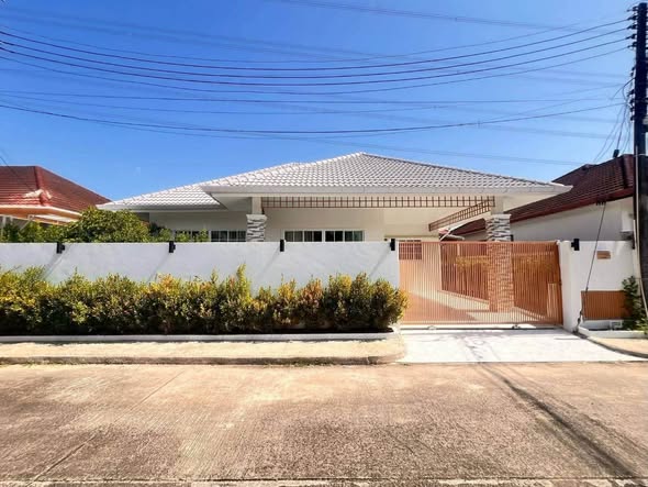 for Rent – Neramit 1 Village, Pa Khlok, Thalang, Phuket Available: 1 August 2026 Property Details * 3 Bedrooms | 2 Bathrooms * Fully furni