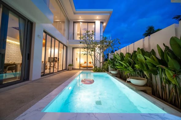 FOR RENT | PRIVATE POOL VILLA PHUKET Modern Style | Pasak , Bangtao 130,000 THB/month (Annual Contract) 4 Bedrooms | 4 Bathrooms Spacious