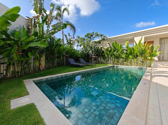 Available NOW – Trichada Azure Pasak, Cherngtalay Available from now until 5 December only 150,000 THB/month Property Details: 3 Bedrooms 3