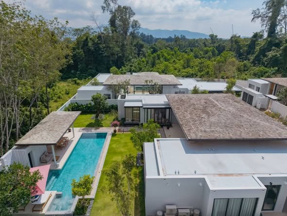Botanica Foresta – 4BR Private Jungle Retreat, Bangtao 960 sqm land 450,000 THB/month (long-term) – short-term rates on request и ещё 3 Perf