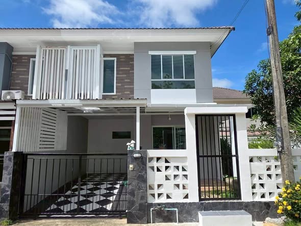 ขายบ้านตามสภาพ หมู่บ้านพฤกษาวิลล์ Modern US ถลาง (บ่อกรวด ใกล้โลตัสถลาง) บ้านหลังมุม พื้นที่สีเขียวเยอะ บ้านเลขที่ 366/140 ซอย 7 • สวนกว้าง