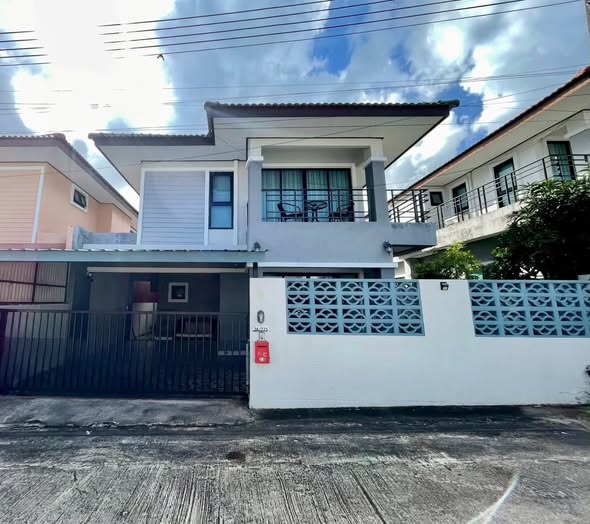 for Rent Phanasan Park Ville 1 (Koh Siray) Ratsada Area Rental Price • 25,000 THB/Month (1 Year Contract) • 30,000 THB/Month (6 Months Con