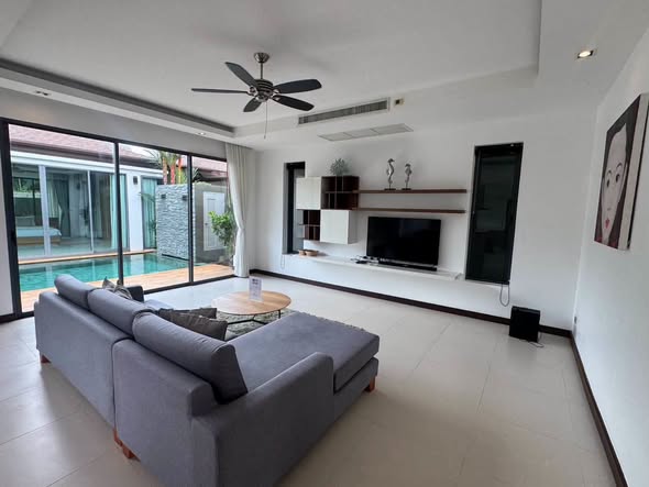 for Rent Pasak, Cherng Talay, Phuket Rent: 120,000 THB/Month 1-Year Contract Property Details * Indoor Area: 296 SQ