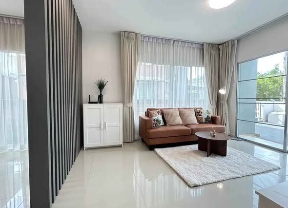for Rent Habitia Kohkaew by Sansiri หมู่บ้านฮาบิเทีย เกาะแก้ว • 3 Bedrooms | 2 Bathrooms • 4 Air Conditioners • 2 Parking Spaces Facilitie