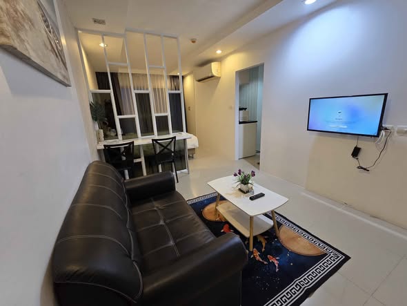 for rent / Pool view