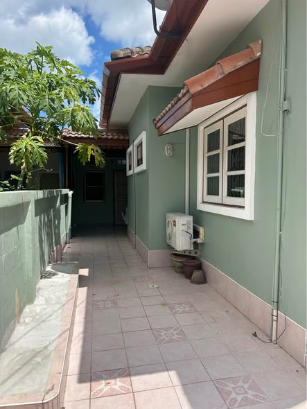 For Rent Location : Wichit 22,000 Baht/Month 1 Year Contract Water & Electric Goverment rate Gabage 360/Year 3 Bedrooms (2 Aircon) 2 Bathr