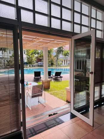 parking Television 95 inch at the living room + 3 Televisions in each bedroom 8 Air conditioner Bathtub, washing machine and dryer 2 refrige