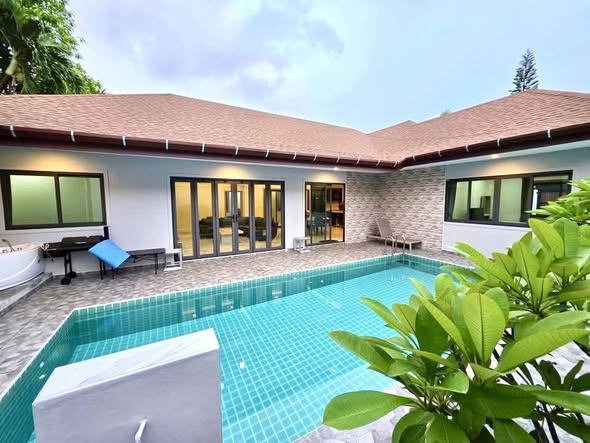 for Rent in Rawai Available Now Special Long-Term Offer 125,000 THB/month Now only 105,000 THB/month (1-year contract) Terms: * 2-month se