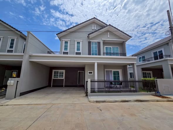 for Rent Short-term and Long-term Rentals Available Lifestyle-Focused Living Wake up to peaceful mornings, relax in your private garden, a