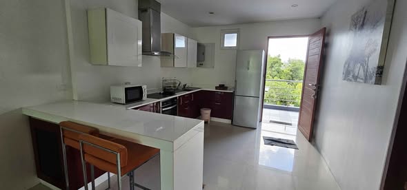 for Rent – Kathu, Phuket THB 32,000/month (Long-term only – 1-year contract) 2 Bedrooms 2 Bathrooms (Bathtub included) 100 sq